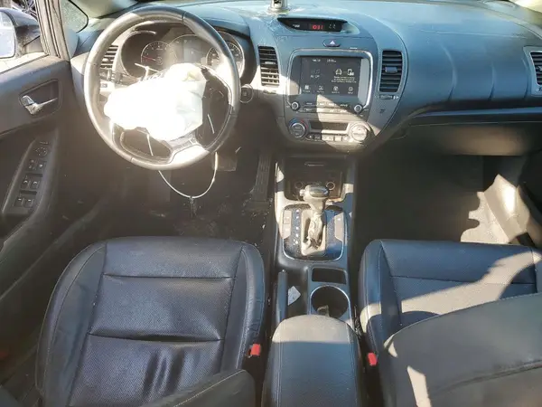 3KPFL4A83HE037219 2017 KIA FORTE - Image 8