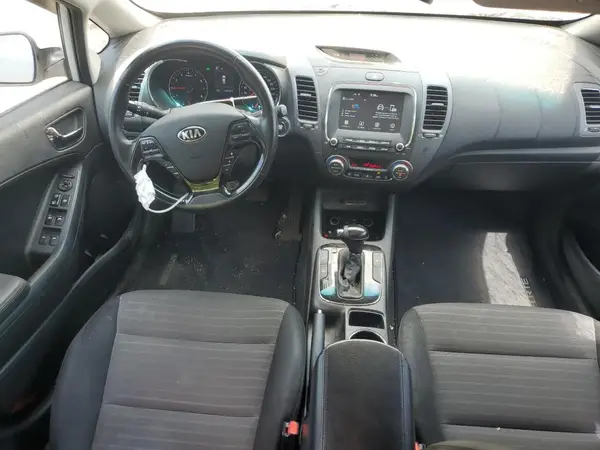 3KPFL4A83HE093273 2017 KIA FORTE - Image 8