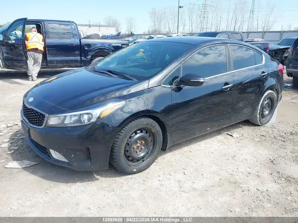 3KPFL4A83HE120035 2017 KIA FORTE - Image 2