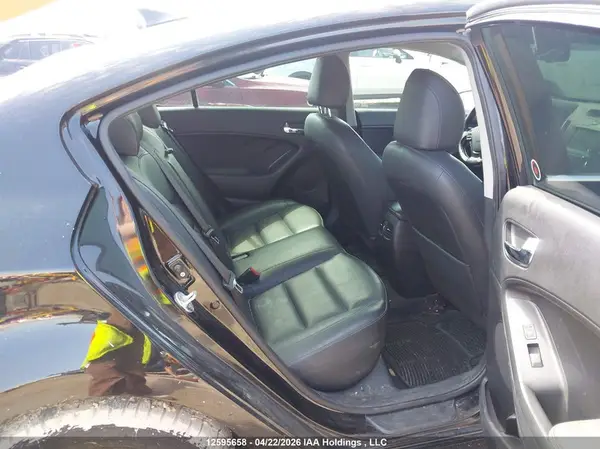 3KPFL4A83HE120035 2017 KIA FORTE - Image 8