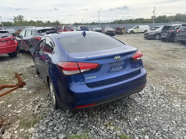 3KPFL4A83HE123128 2017 KIA FORTE - Image 2