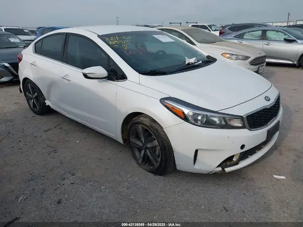 3KPFL4A83JE208797 2018 KIA FORTE - Image 1