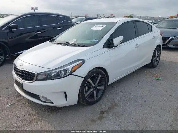 3KPFL4A83JE208797 2018 KIA FORTE - Image 2