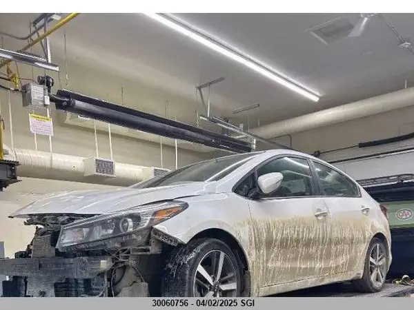 3KPFL4A83JE220772 2018 KIA FORTE - Image 2