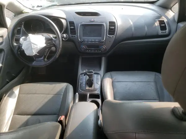 3KPFL4A83JE247244 2018 KIA FORTE - Image 8