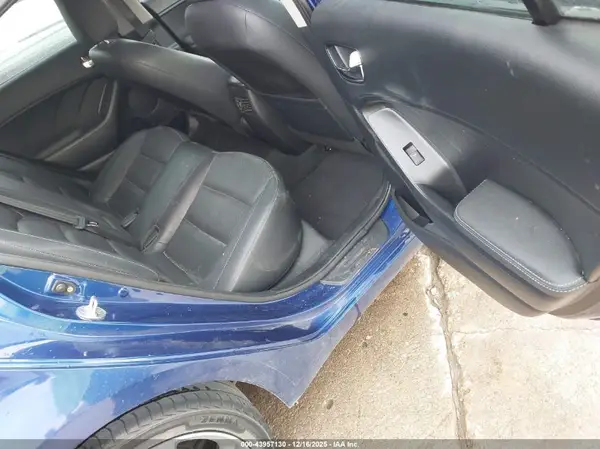 3KPFL4A84HE037570 2017 KIA FORTE - Image 8