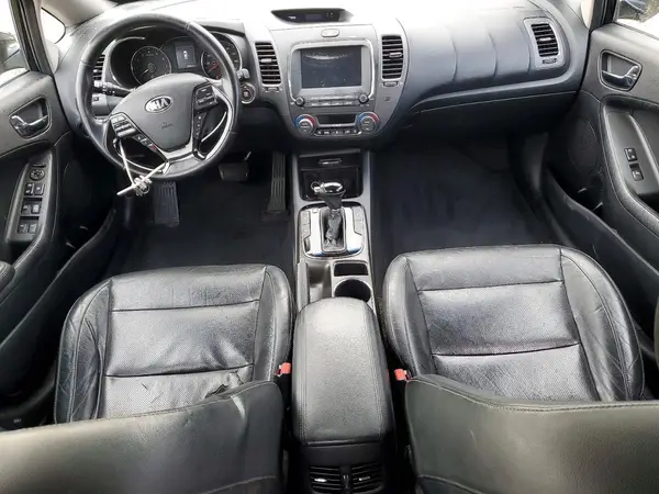 3KPFL4A84HE038377 2017 KIA FORTE - Image 8