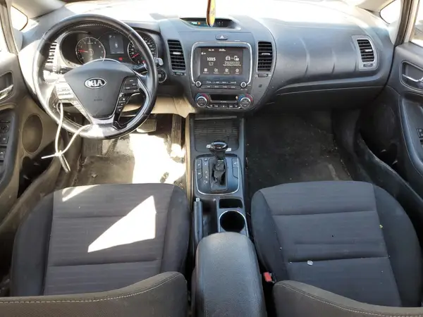 3KPFL4A84HE105768 2017 KIA FORTE - Image 8