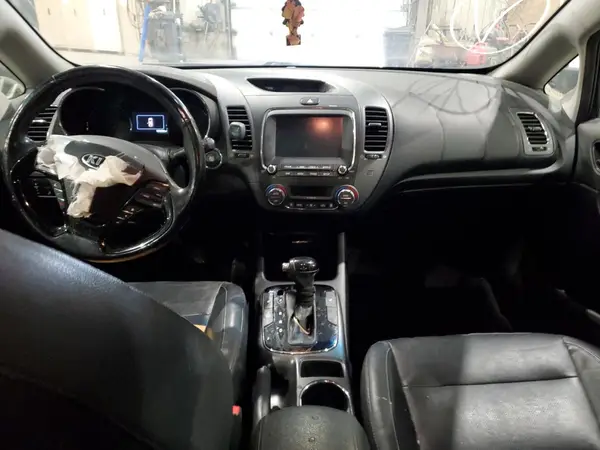 3KPFL4A84JE186003 2018 KIA FORTE - Image 8