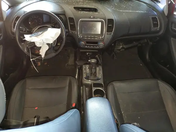 3KPFL4A84JE243008 2018 KIA FORTE - Image 8