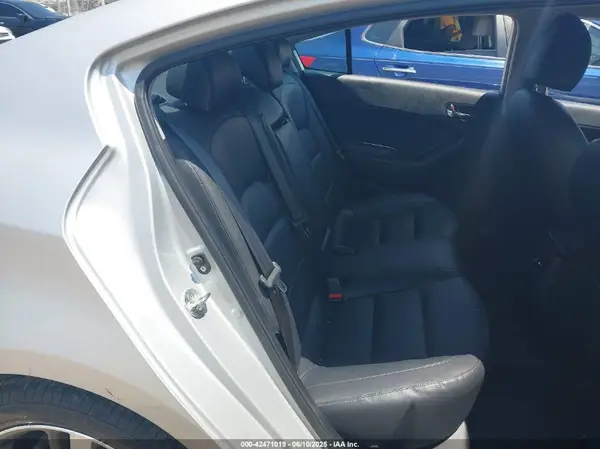 3KPFL4A85HE005551 2017 KIA FORTE - Image 8