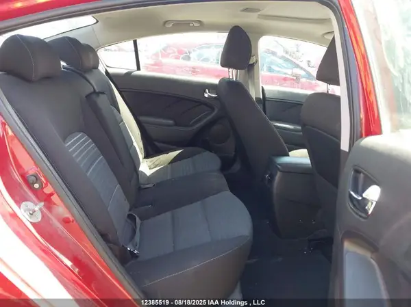 3KPFL4A85HE086566 2017 KIA FORTE - Image 8
