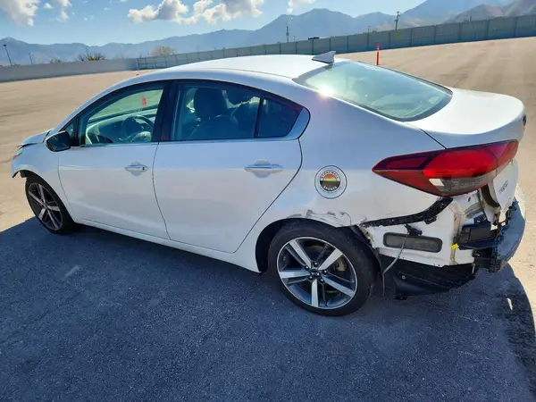 3KPFL4A85JE178945 2018 KIA FORTE - Image 2