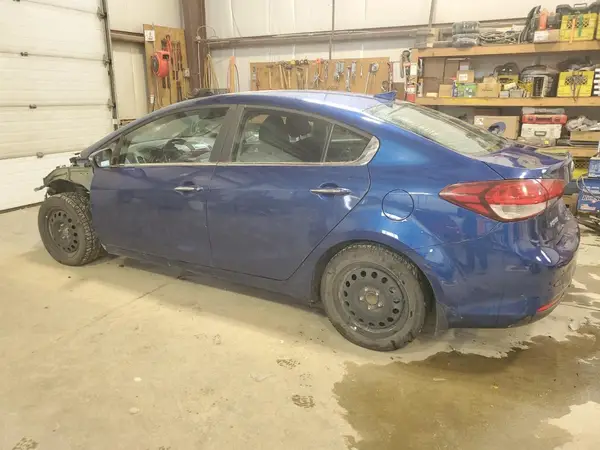3KPFL4A85JE256415 2018 KIA FORTE - Image 2
