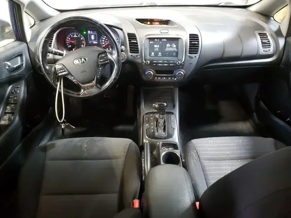 3KPFL4A85JE256415 2018 KIA FORTE - Image 8