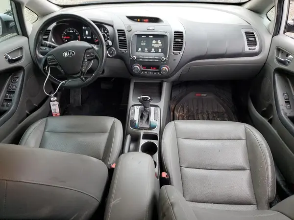 3KPFL4A86HE005574 2017 KIA FORTE - Image 8