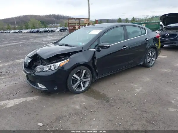 3KPFL4A86HE006904 2017 KIA FORTE - Image 2