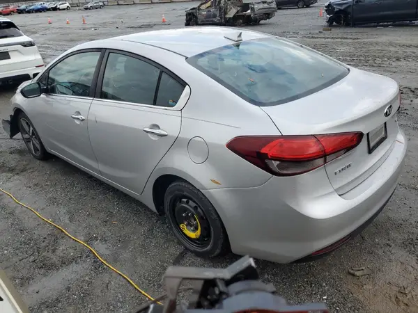 3KPFL4A86HE093722 2017 KIA FORTE - Image 2