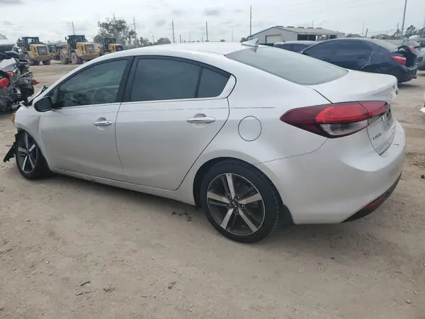 3KPFL4A86HE093963 2017 KIA FORTE - Image 2