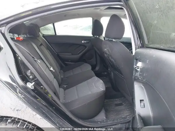 3KPFL4A86JE210219 2018 KIA FORTE - Image 8