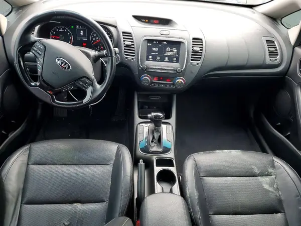 3KPFL4A87HE093325 2017 KIA FORTE - Image 8