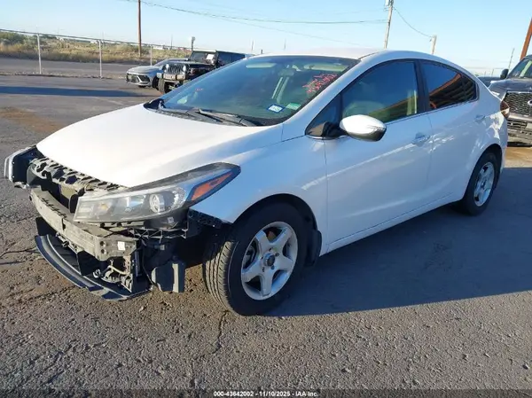 3KPFL4A87HE107644 2017 KIA FORTE - Image 2