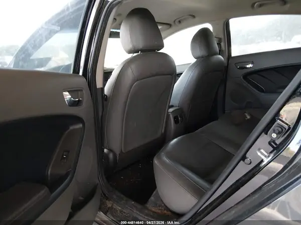 3KPFL4A87HE115615 2017 KIA FORTE - Image 8