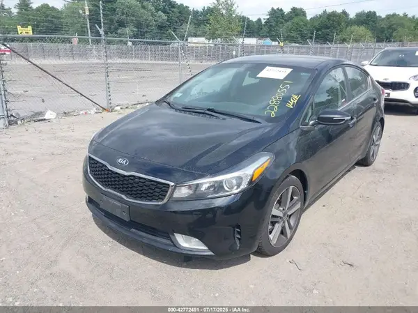 3KPFL4A87HE136402 2017 KIA FORTE - Image 2