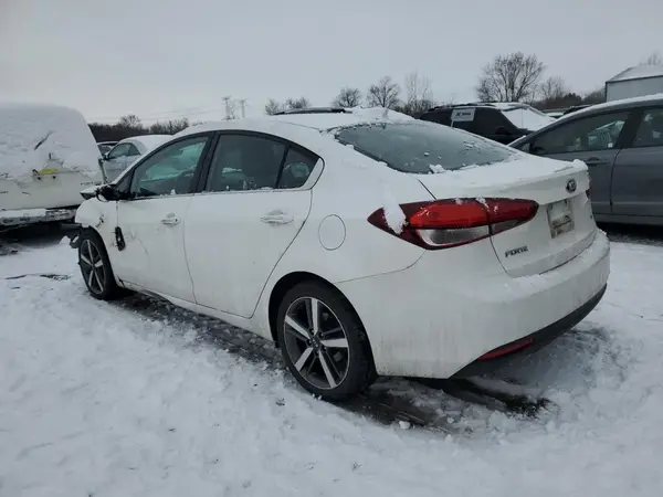 3KPFL4A87JE183158 2018 KIA FORTE - Image 2