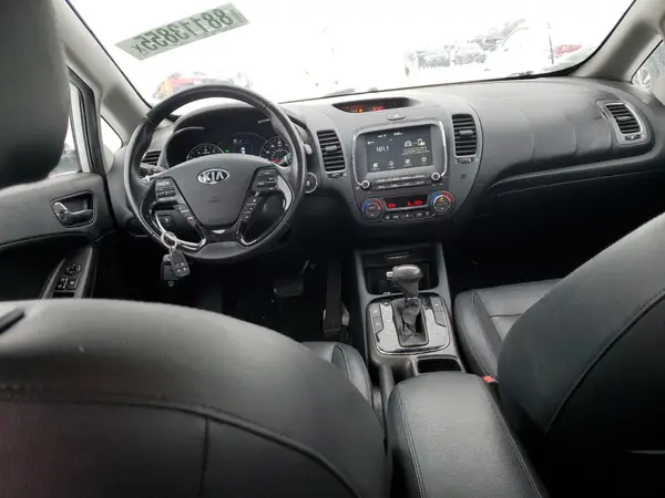 3KPFL4A87JE183158 2018 KIA FORTE - Image 8