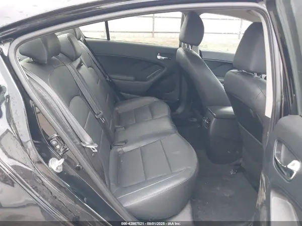 3KPFL4A87JE193298 2018 KIA FORTE - Image 8