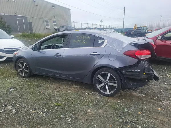 3KPFL4A87JE208107 2018 KIA FORTE - Image 2