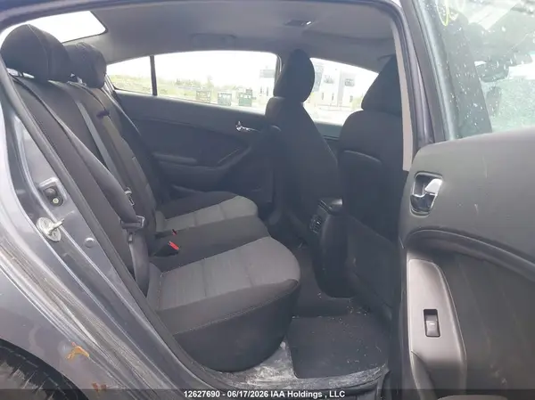 3KPFL4A87JE210147 2018 KIA FORTE - Image 8