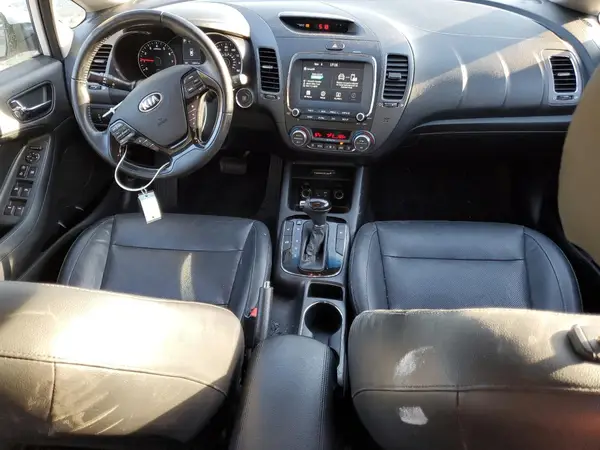 3KPFL4A88HE003891 2017 KIA FORTE - Image 8
