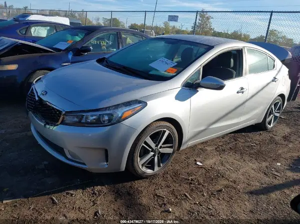 3KPFL4A88HE005432 2017 KIA FORTE - Image 2