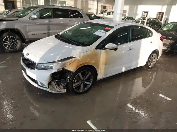 3KPFL4A88HE006919 2017 KIA FORTE - Image 2