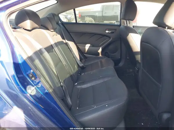3KPFL4A88HE053593 2017 KIA FORTE - Image 8