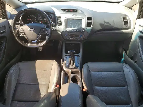 3KPFL4A88HE070104 2017 KIA FORTE - Image 8