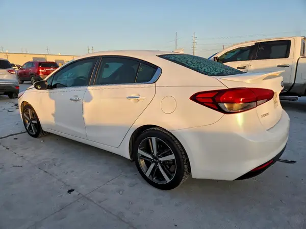 3KPFL4A88HE074055 2017 KIA FORTE - Image 2