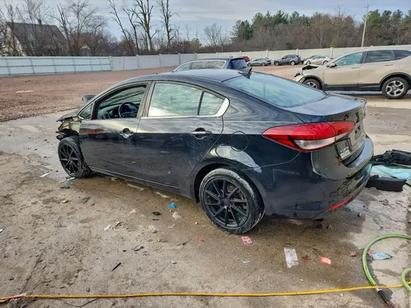 3KPFL4A88HE089655 2017 KIA FORTE - Image 2
