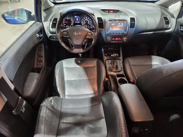 3KPFL4A88HE127238 2017 KIA FORTE - Image 8
