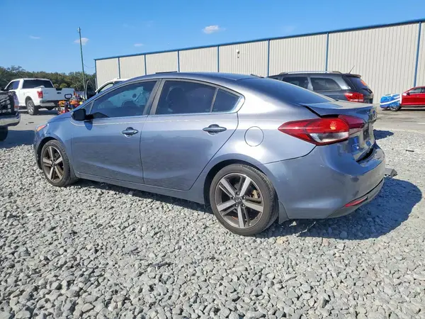 3KPFL4A88JE192645 2018 KIA FORTE - Image 2