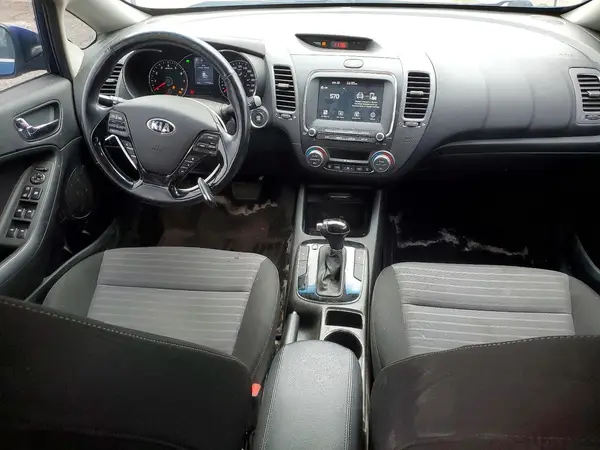 3KPFL4A88JE256098 2018 KIA FORTE - Image 8