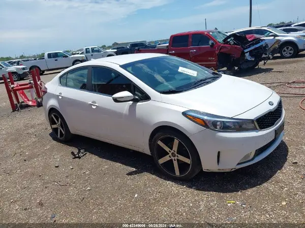 3KPFL4A89HE004841 2017 KIA FORTE - Image 1