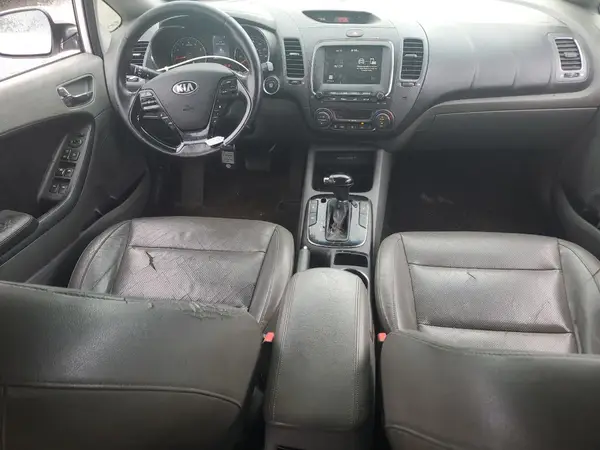 3KPFL4A89HE005388 2017 KIA FORTE - Image 8
