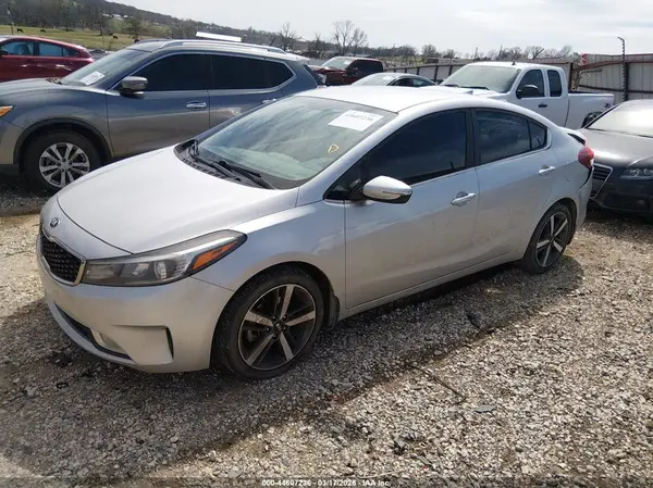 3KPFL4A89HE055465 2017 KIA FORTE - Image 2