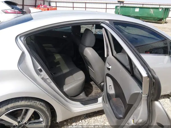 3KPFL4A89HE055465 2017 KIA FORTE - Image 8