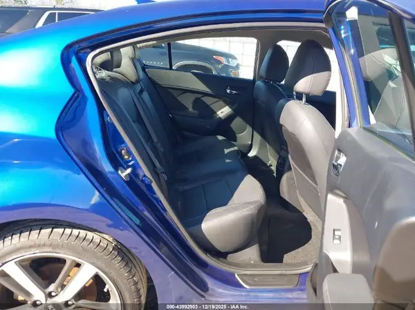 3KPFL4A89HE102073 2017 KIA FORTE - Image 8