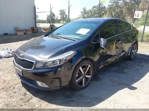 3KPFL4A89JE199975 2018 KIA FORTE - Image 2