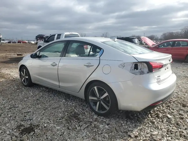 3KPFL4A89JE232165 2018 KIA FORTE - Image 2